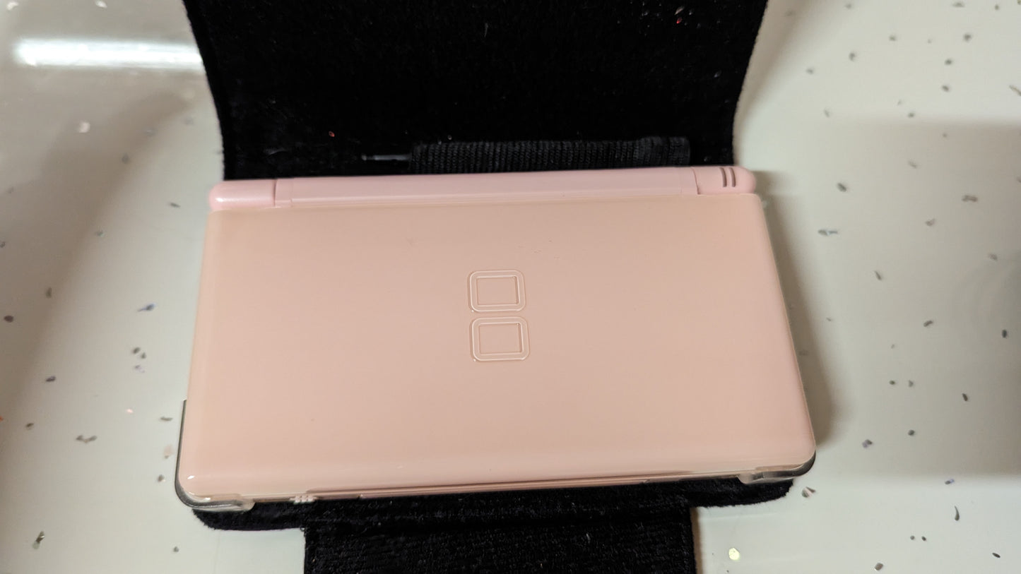 Nintendo DS lite in pink