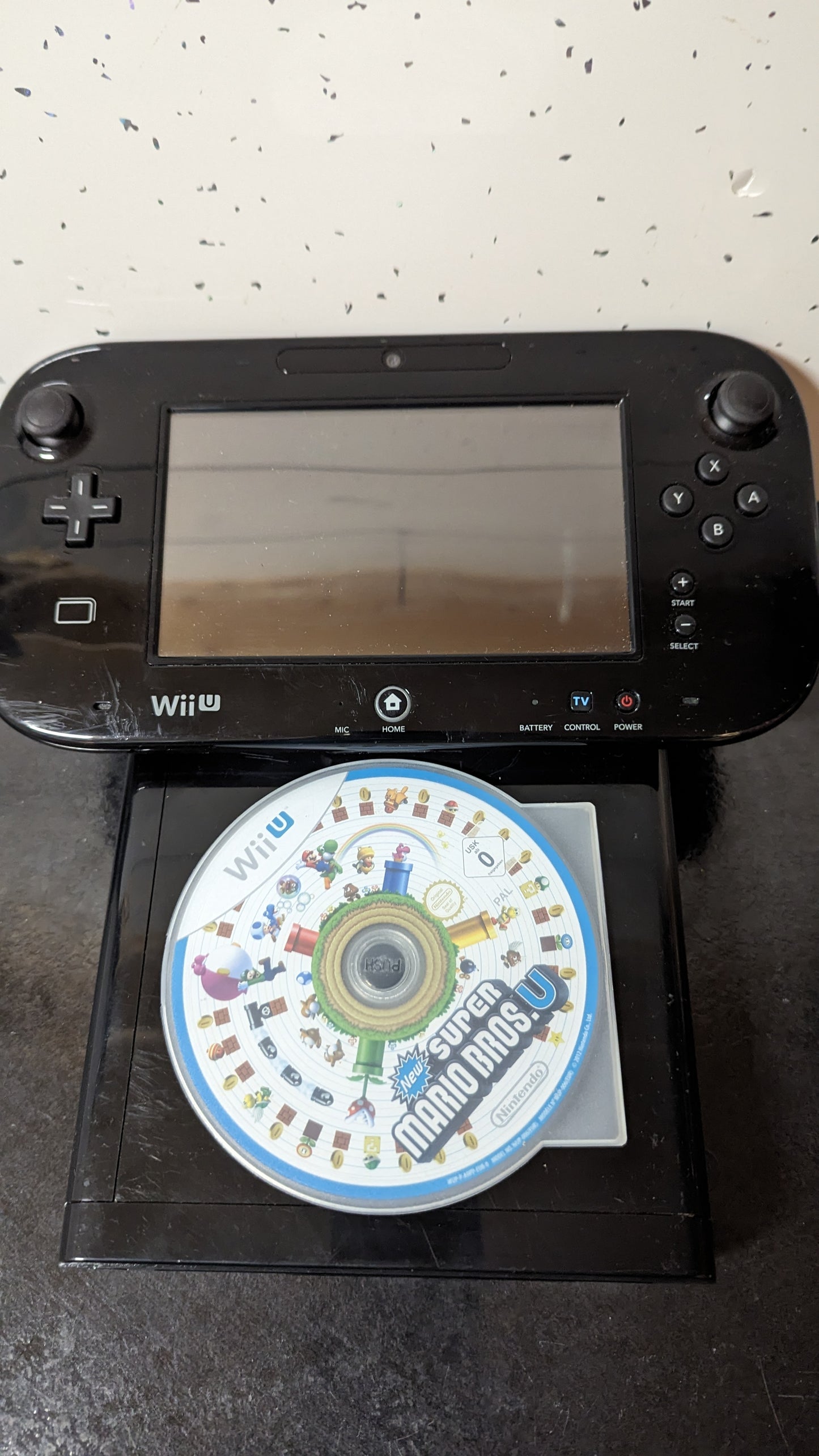 Nintendo Wii u 32gb in black with gamepad