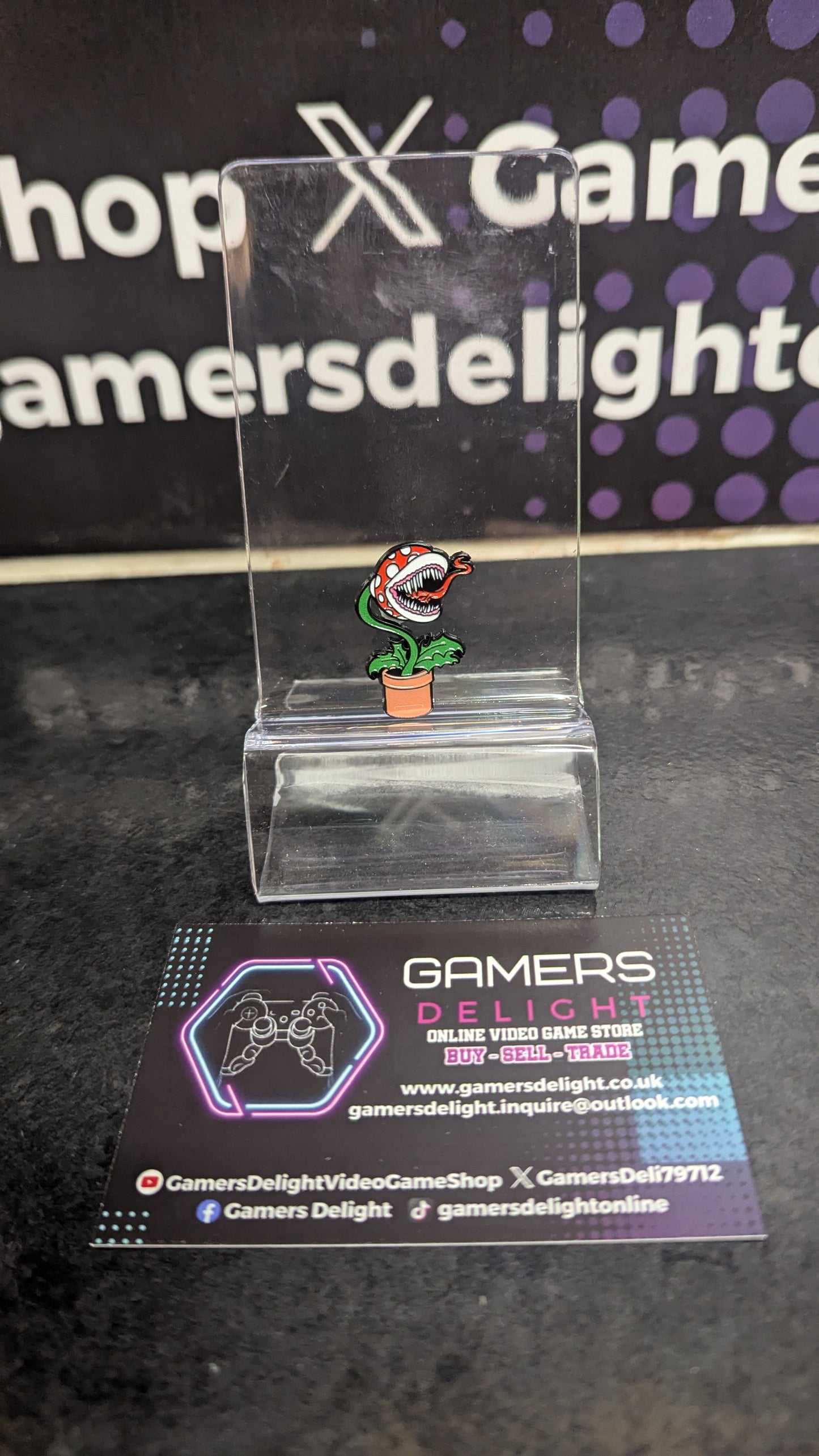 Mario piranha plant pin badge