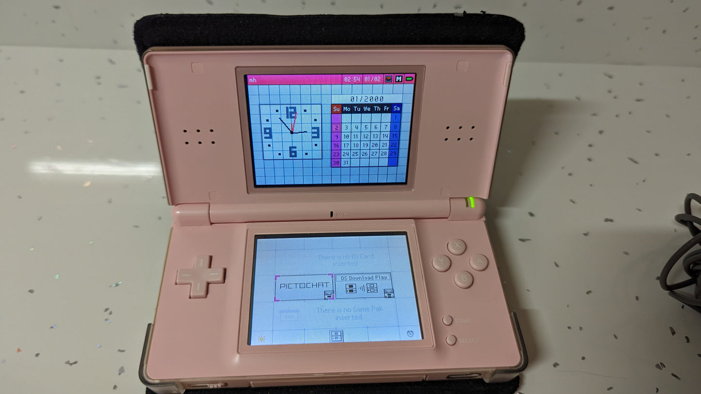 Nintendo DS lite in pink